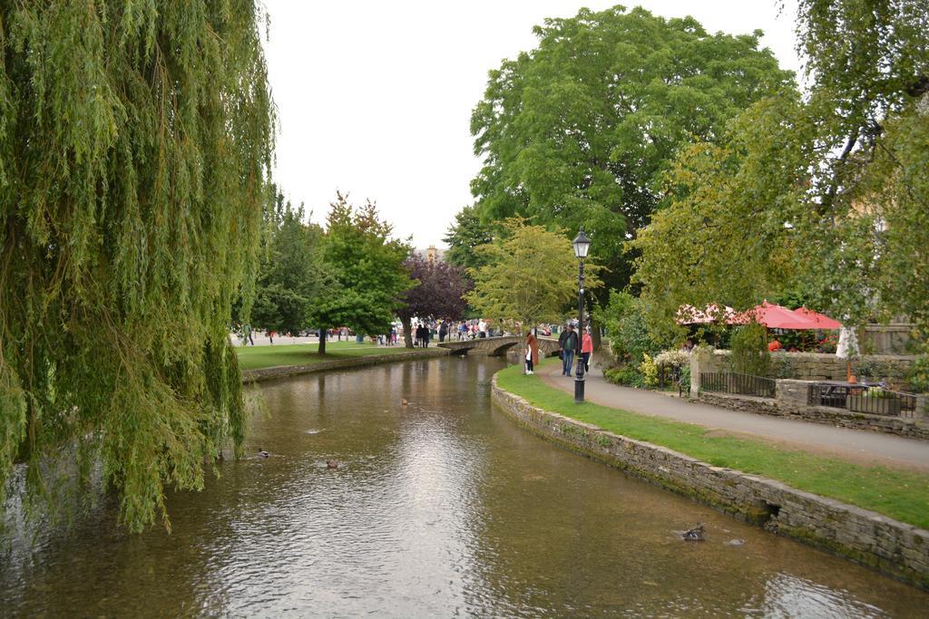 Coombe Cottage Sutton Green ภายนอก รูปภาพ
