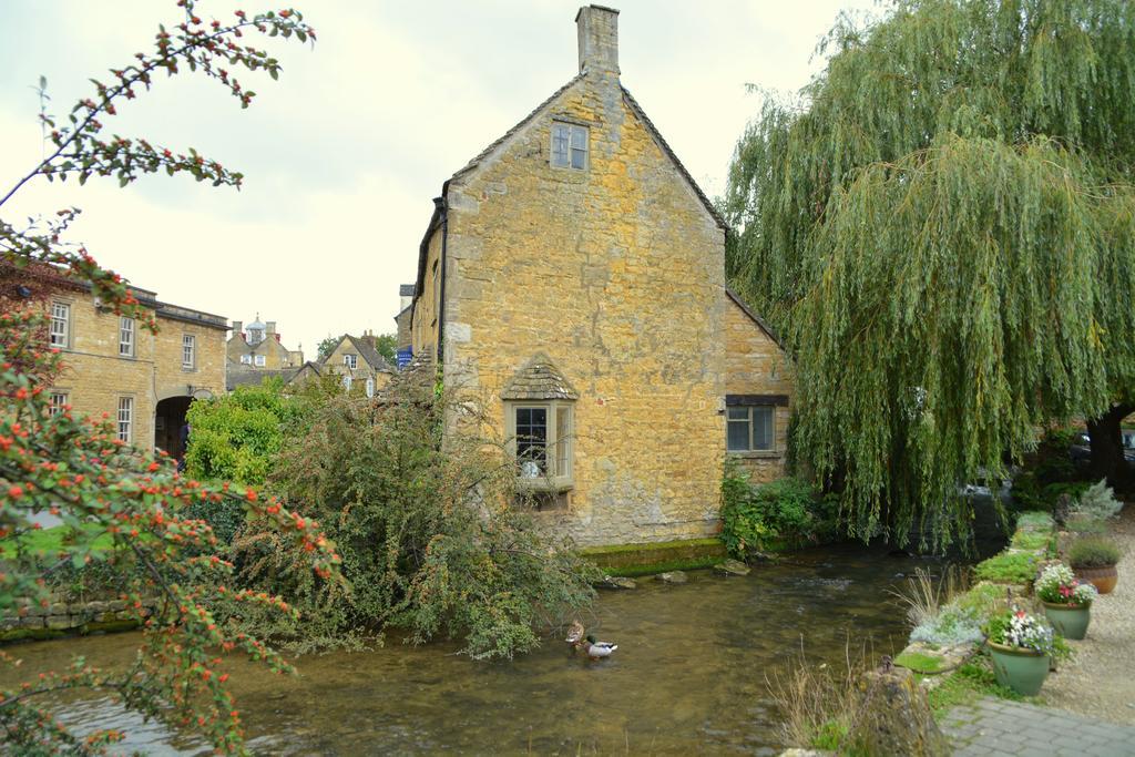 Coombe Cottage Sutton Green ภายนอก รูปภาพ