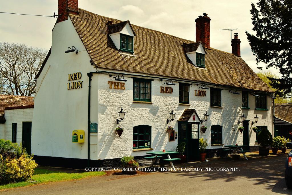 Coombe Cottage Sutton Green ภายนอก รูปภาพ