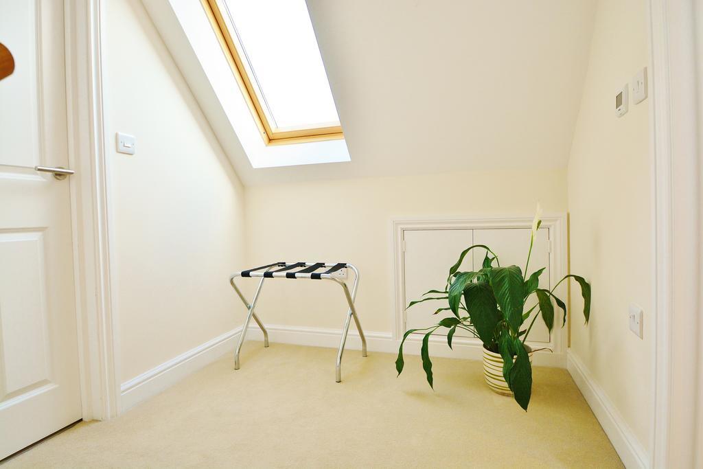 Coombe Cottage Sutton Green ภายนอก รูปภาพ